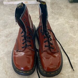 Dr Martens Mens 6 1/2 maroon pleather